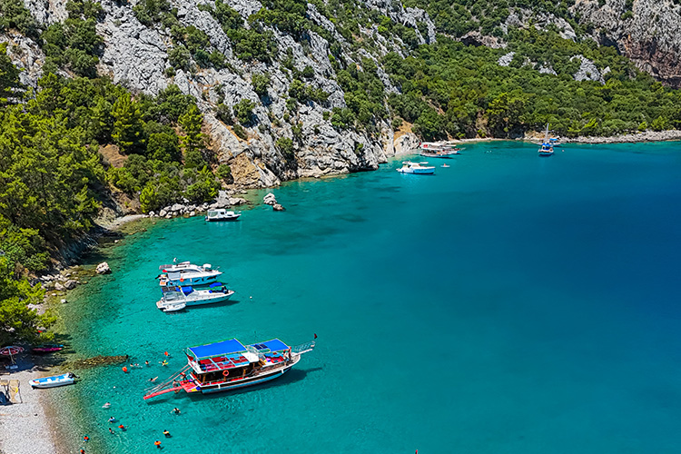 Mavinin ve Yeşilin Dansı: Koylar Turu (Ceneviz - Sazak)